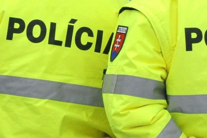 Ilustračný obrázok k článku Pri Senci vyhasol mladý život. Chodkyňa neprežila náraz auta!