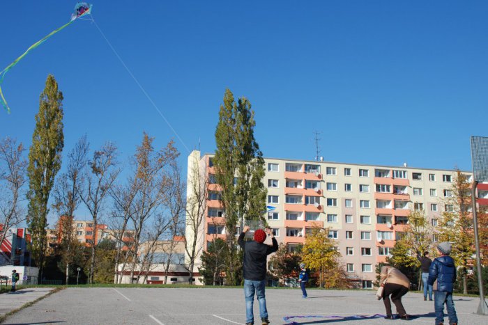 Ilustračný obrázok k článku Dúbravku rozlietajú šarkany