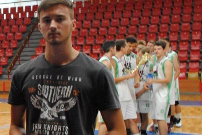 Ilustračný obrázok k článku Basketbalový talent zo Žiliny Marek (18): Aj 193 cm môže byť pri basketbale málo