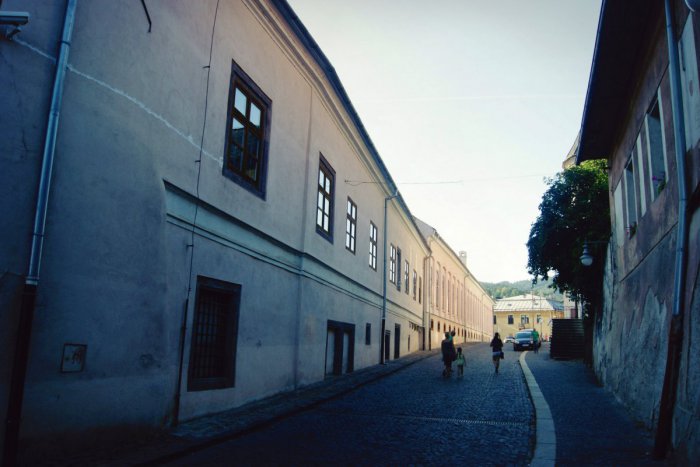 Ilustračný obrázok k článku Tajomstvá ukryté v uličkách: Nápad, ktorý má vytiahnuť Kremničanov von