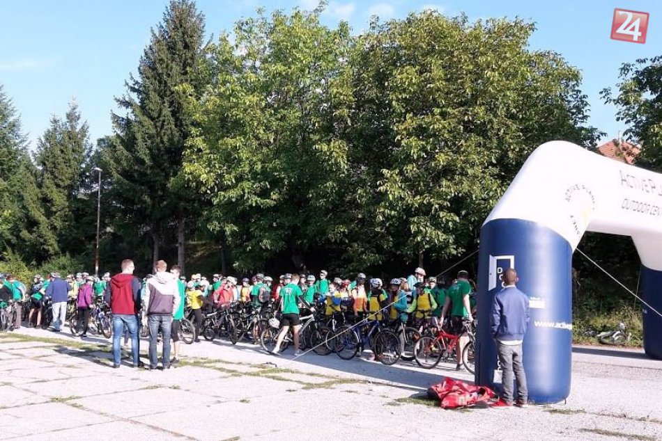Ilustračný obrázok k článku Školské stoličky vymenia za sedadlá bicyklov. Bystrickí gymnazisti šliapnu do pedálov