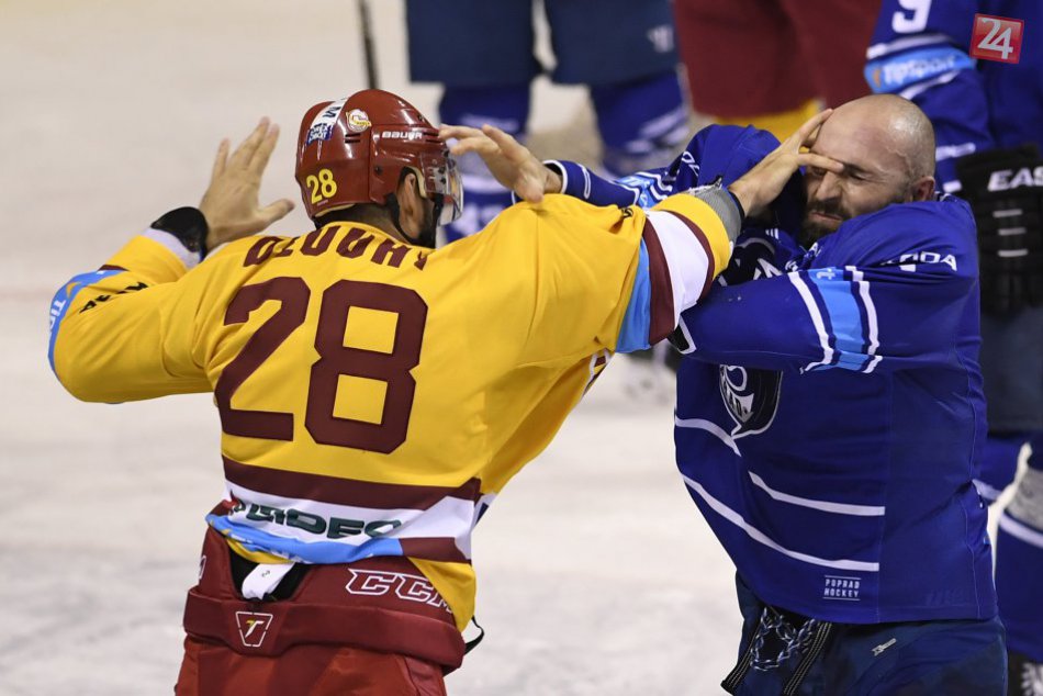 Ilustračný obrázok k článku Na horúcom ľade v Trenčíne: Kamzíci sa o body doslova pobili