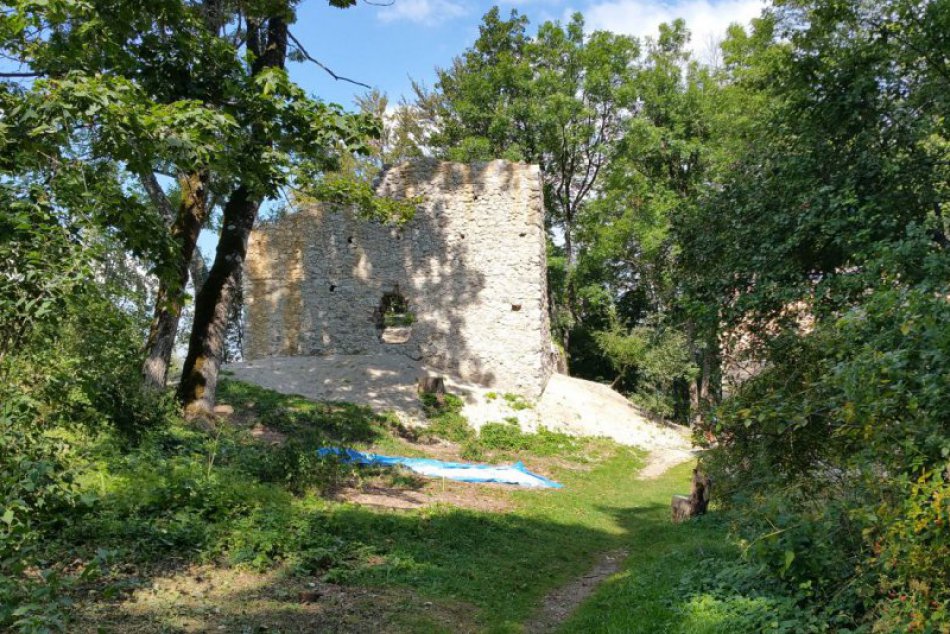 Ilustračný obrázok k článku FOTO: Skvelá správa. Záchranné práce na Muránskom hrade budú pokračovať