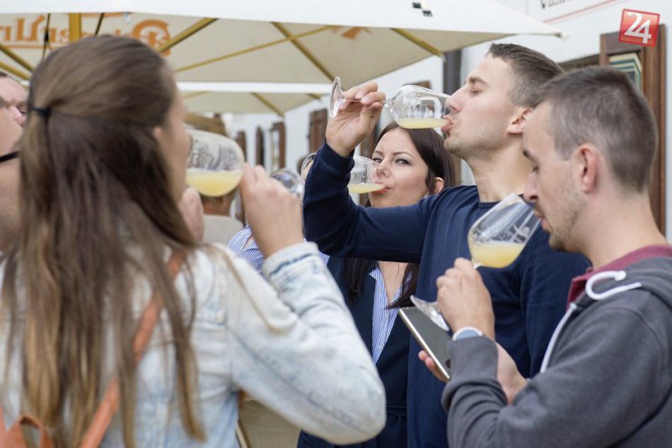 Ilustračný obrázok k článku Miestny vinár Patrik Heveš v ROZHOVORE: V obci sme zatúžili obnoviť ochutnávky