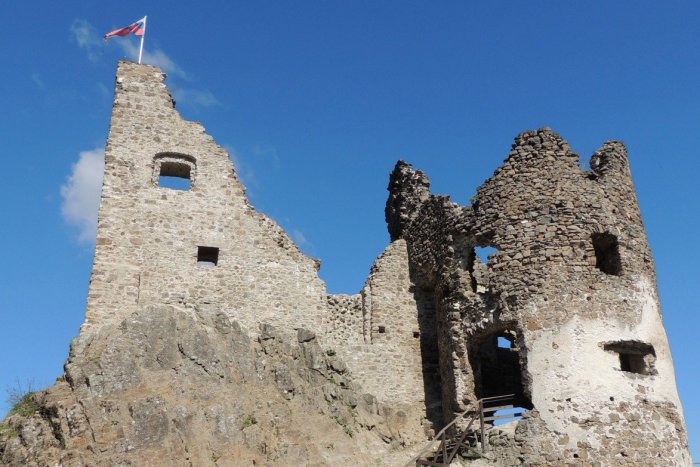 Ilustračný obrázok k článku Z REGIÓNOV: Na hrade Revište sa konala zaujímavá brigáda