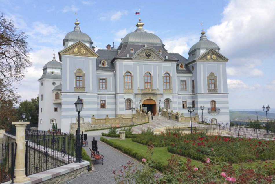 Ilustračný obrázok k článku FOTO: Veľká obnova Haličského zámku. Nádherná premena a desiatky pracovných miest