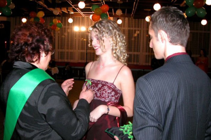 Ilustračný obrázok k článku Stužková je veľkolepá udalosť mnohých generácií: Viete, komu za ňu vďačíme?