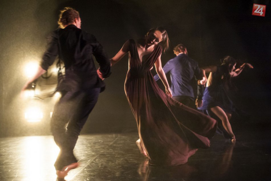 Ilustračný obrázok k článku Bystrickí tanečníci mieria do srdca EÚ. V Bruseli stvárnia aj Odyseovu púť