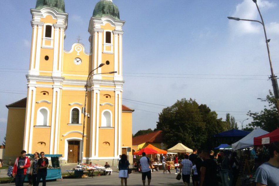 Ilustračný obrázok k článku Poslanci odhlasovali plat primátora v Šuranoch: O koľko si mesačne prilepší?