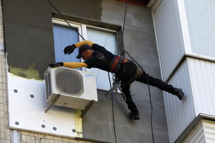 Ilustračný obrázok k článku Bytový dom na Pílach zatepľujú polystyrénom, odborníci sú proti