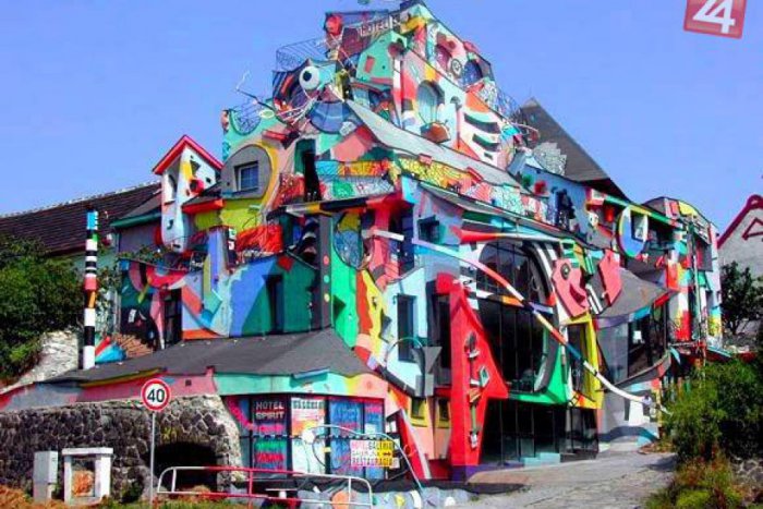 Ilustračný obrázok k článku KURIOZITA DŇA: Pýcha či hanba? Slovenský hotel je v TOP rebríčku tých najškaredších