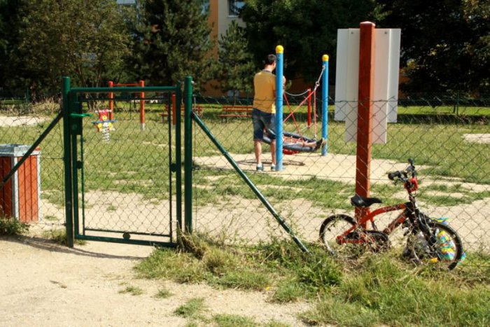 Ilustračný obrázok k článku Problém s vandalmi je tu opäť. Najnovšie zničili fitnes ihrisko!