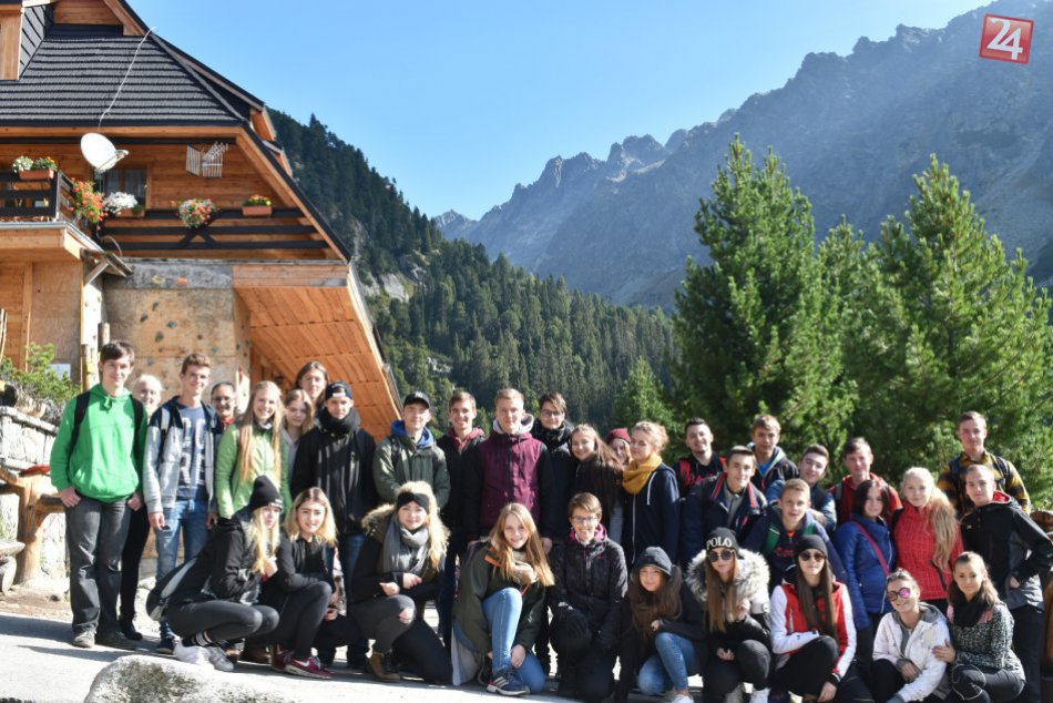 Ilustračný obrázok k článku Nemeckí študenti spoznávali krásy Tatier: Gymnazisti sa mali čím chváliť