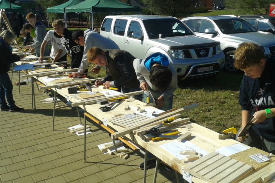 Ilustračný obrázok k článku Považskobystrický jarmok ponúkol ďalšiu atrakciu: Súťaž priamo pred ľuďmi, FOTO