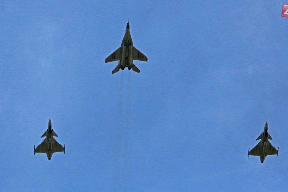 Ilustračný obrázok k článku Nad Sliačom budú stíhačky nacvičovať v malej výške. Pripravte sa na zvýšený hluk