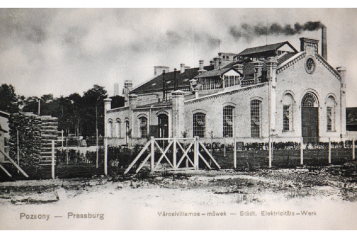 Ilustračný obrázok k článku Pred 115 rokmi sa začala skúšobná prevádzka prvej Mestskej elektrárne