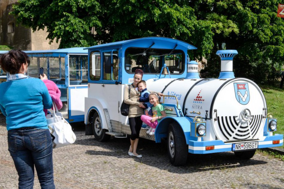 Ilustračný obrázok k článku Po Nitre bude premávať nový turistický vláčik: Sezónu odštartuje v júni