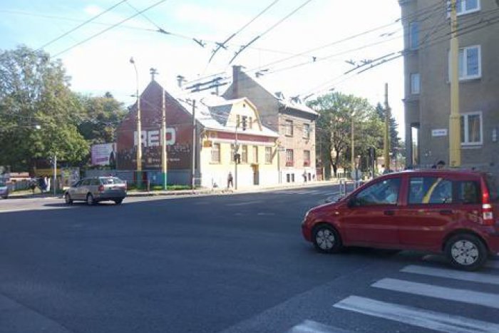 Ilustračný obrázok k článku FOTO: Žilinská križovatka niektorým spôsobuje problémy, reakcia polície vnútri