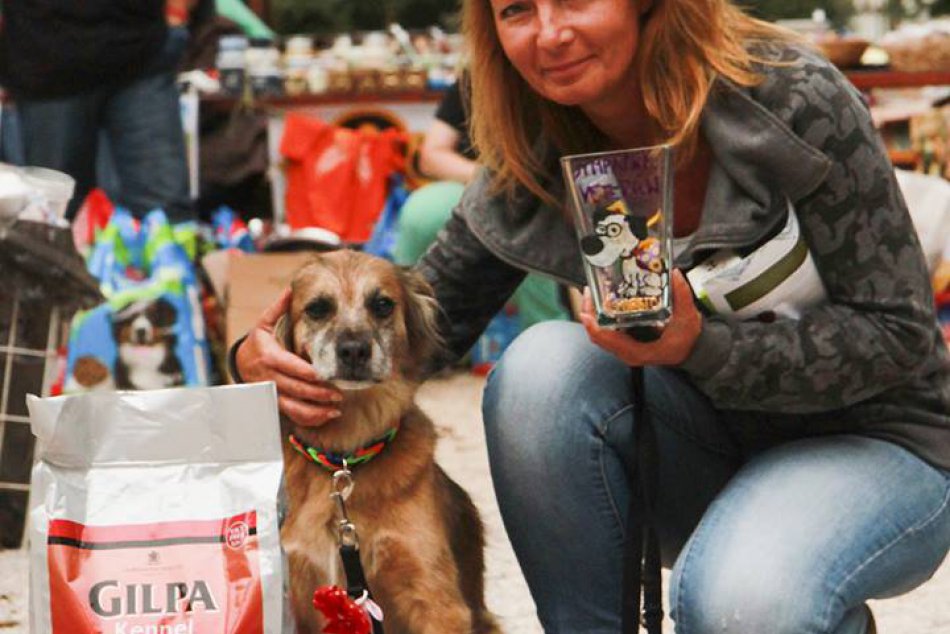 Víťazka Fraštackého sympaťáka Aisha so svojou majiteĺkou