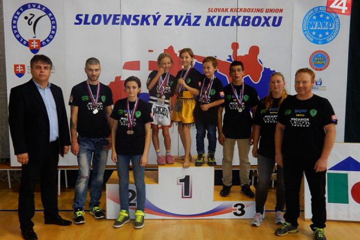Ilustračný obrázok k článku FOTO: Medailové hody revúckych kickboxerov. 14 cenných kovov v závere ligy!