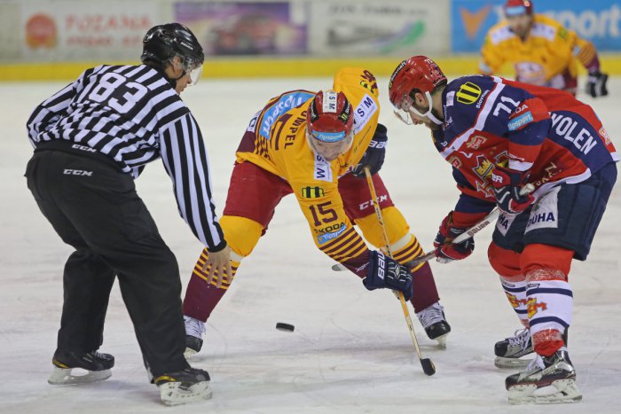 Ilustračný obrázok k článku VIDEO a HLASY: Dráma na zvolenskom ľade. Hráči HKM otočili zápas s Trenčanmi