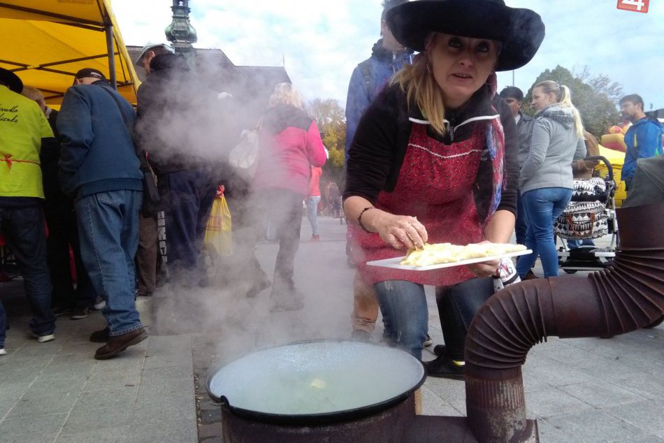 Ilustračný obrázok k článku Zvolenské námestie bude rozvoniavať pirohmi. Okrem dobrôt láka aj pestrý PROGRAM