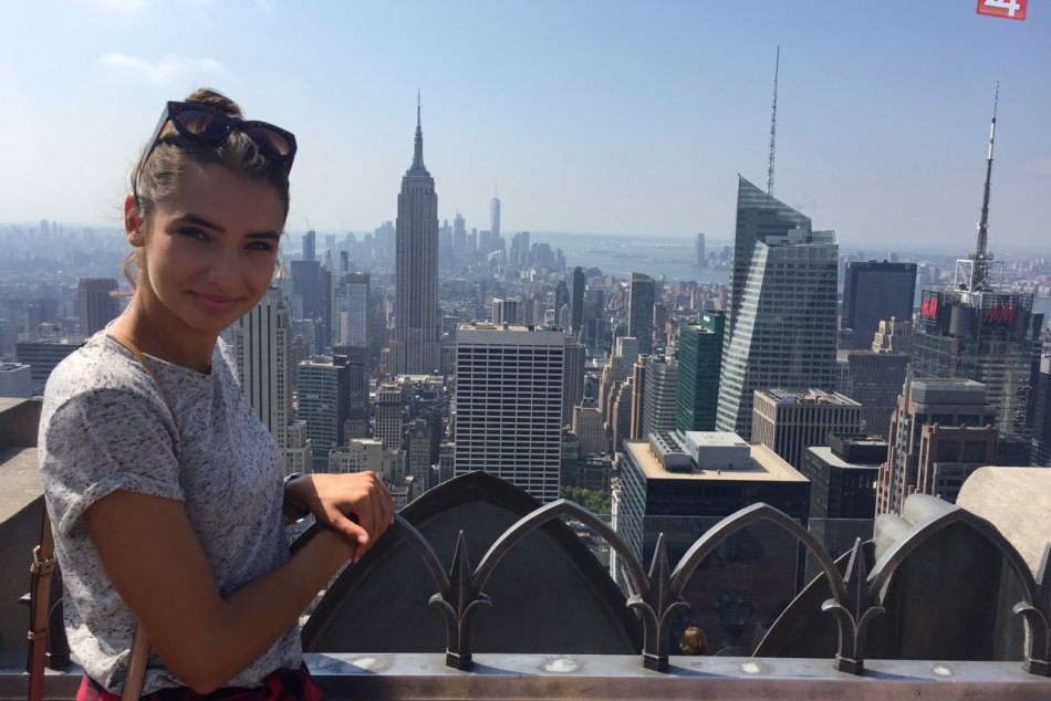 Ilustračný obrázok k článku VIDEO: Mladú Bystričanku spoznal svet. Zahviezdila v klipe Rickyho Martina