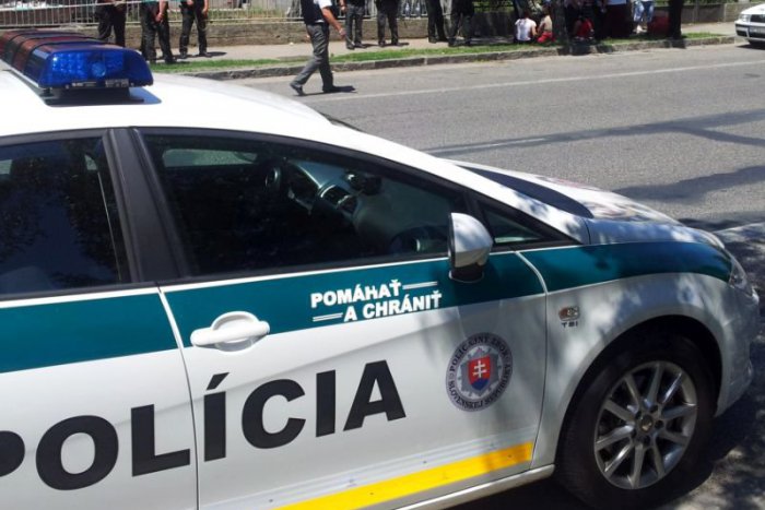 Ilustračný obrázok k článku Momenty ako z akčného filmu! Na východe sa činili kukláči, zadržali mladíka