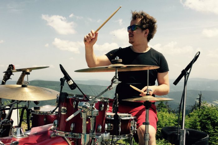 Ilustračný obrázok k článku Úspešný absolvent ŽU Timo (27): Na skúške u pána Jamricha sme sa všetci potili