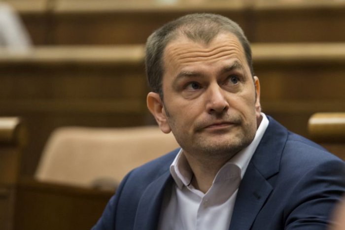 Ilustračný obrázok k článku HLASUJTE: Mal by Matovič zostať v parlamente, alebo stratil vašu dôveru?