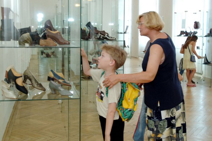 Ilustračný obrázok k článku Unikátna príležitosť vo Fiľakove. Stovky rokov obuvníctva na jednom mieste