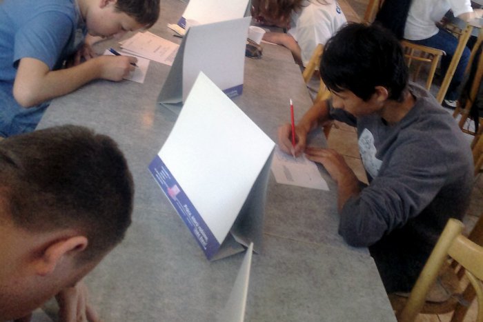 Ilustračný obrázok k článku Pri Seneckých jazerách budú súťažiť lúštiteľské špičky z celého sveta