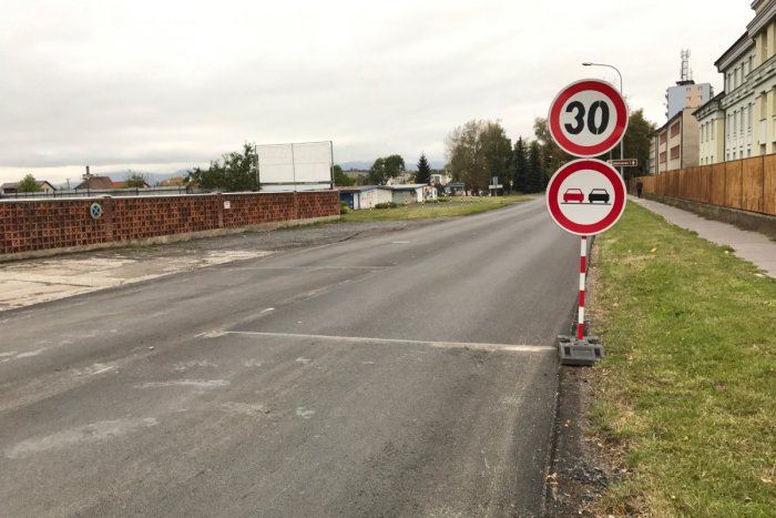 Ilustračný obrázok k článku Aktuálne foto z novej cesty: Po vyznačení čiar sa zmení aj obmedzená rýchlosť