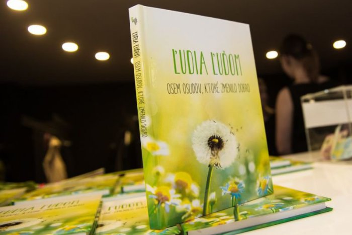 Ilustračný obrázok k článku 5 rokov ĽudiaĽuďom.sk: Ako môže kniha pomôcť chlapcovi trpiacemu detskou obrnou?