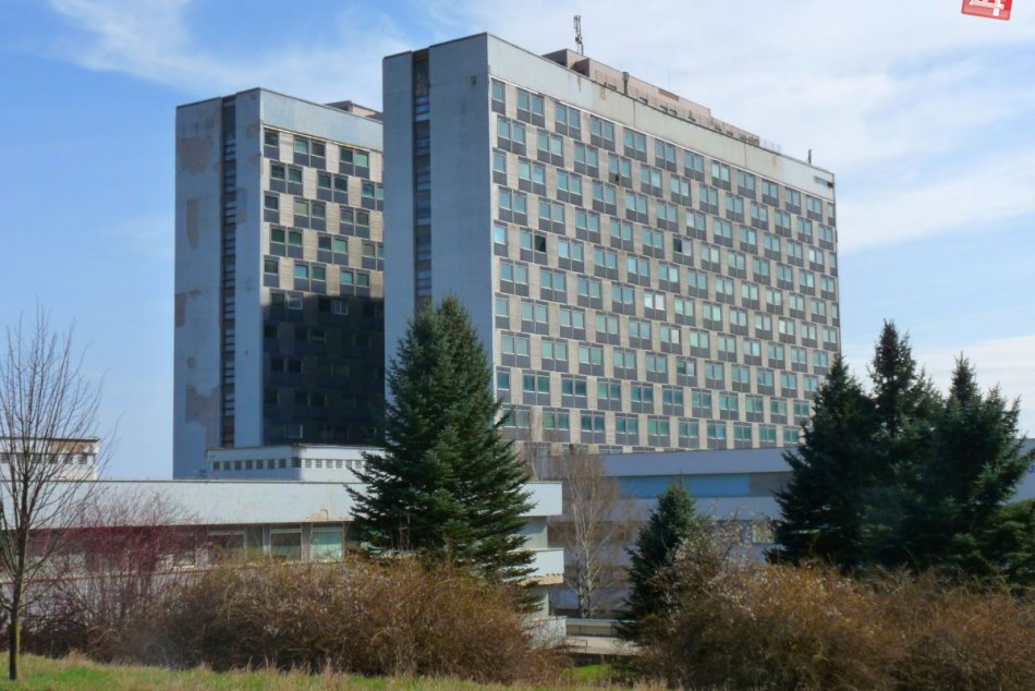 Ilustračný obrázok k článku Práca v prievane a bez ochrany? Bystrická nemocnica reaguje na zverejnenú sťažnosť