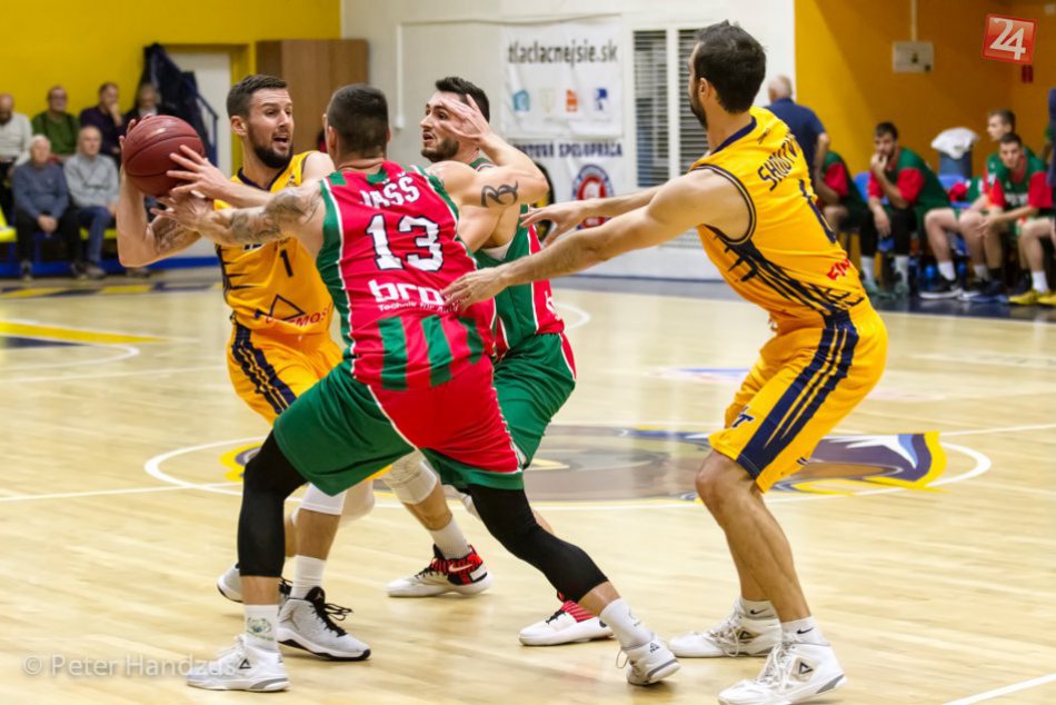 Ilustračný obrázok k článku Senzácia na úvod sezóny. Iskra Svit zdolala Prievidzu