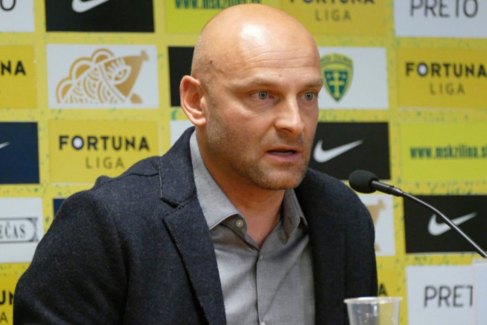 Ilustračný obrázok k článku Tréner Šošonov Guľa predĺžil kontrakt: Môžem posunúť vpred seba i klub