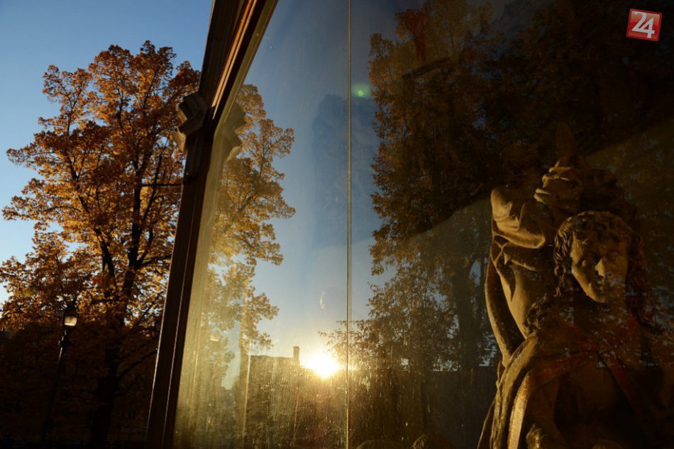 Ilustračný obrázok k článku FOTO: Mladý Bystričan nafotil krásy jesene. Farebná nádhera mesta pod Urpínom