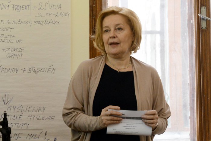 Ilustračný obrázok k článku Nabúrané auto Magdy Vášáryovej. Nehodu v centre mesta má na svedomí mladý vodič