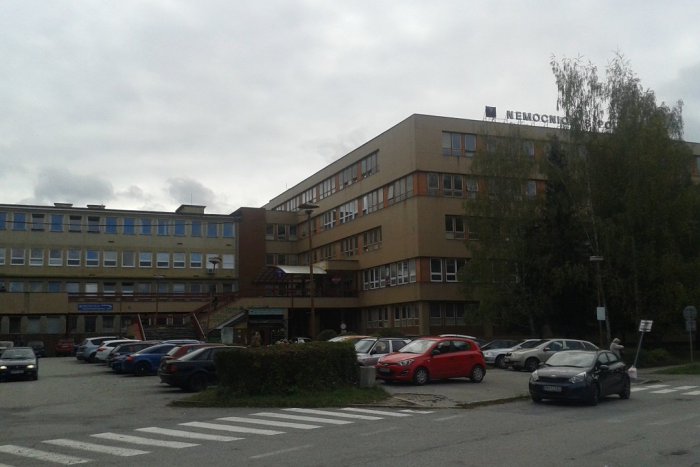 Ilustračný obrázok k článku Nekonečné čakanie pred nemocnicou v Považskej: Čítajte prví, čo sa zmení!