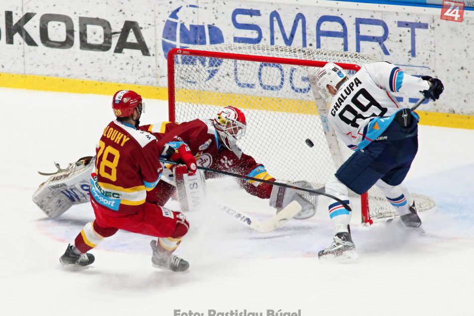 Ilustračný obrázok k článku Pod Zoborom nevyhral ani Trenčín: HK Nitra doma stále bez prehry