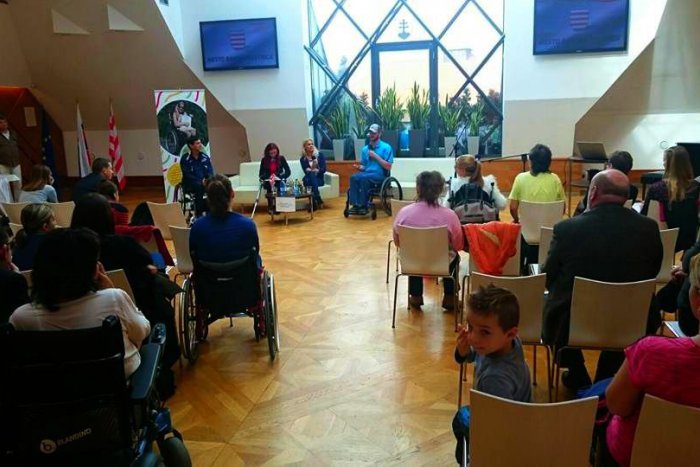 Ilustračný obrázok k článku FOTO: Silné okamihy na bystrickej radnici. Príbehy paralympionikov lámali bariéry