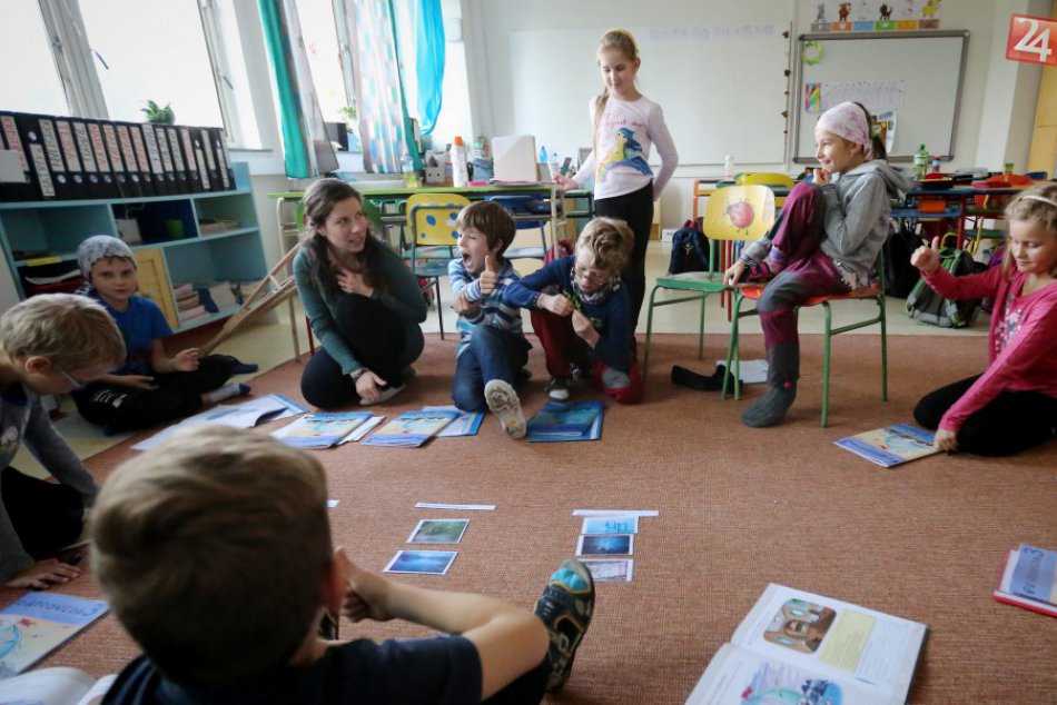 Ilustračný obrázok k článku FOTO: V Bystrici máme nezvyčajnú školu. Známky tu neuznávajú a učiteľom sa tyká