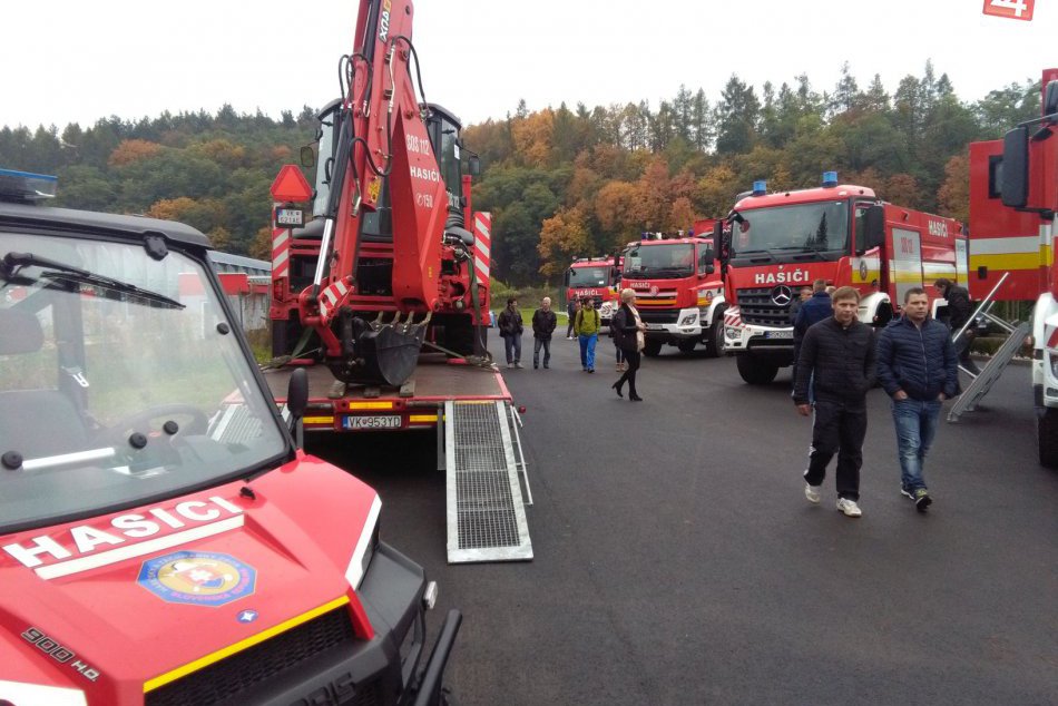 Ilustračný obrázok k článku FOTO: Jedinečná príležitosť pre Zvolenčanov. Obdivujú hasičské NOVINKY