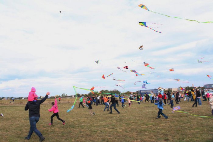 Ilustračný obrázok k článku Detské tváre sa opäť rozžiaria. Oblohu nad Bratislavou zaplnia najkrajšie šarkany