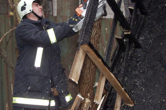 Ilustračný obrázok k článku Počas zabíjačky nastal výbuch, zahynul jeden človek a dvaja sú zranení