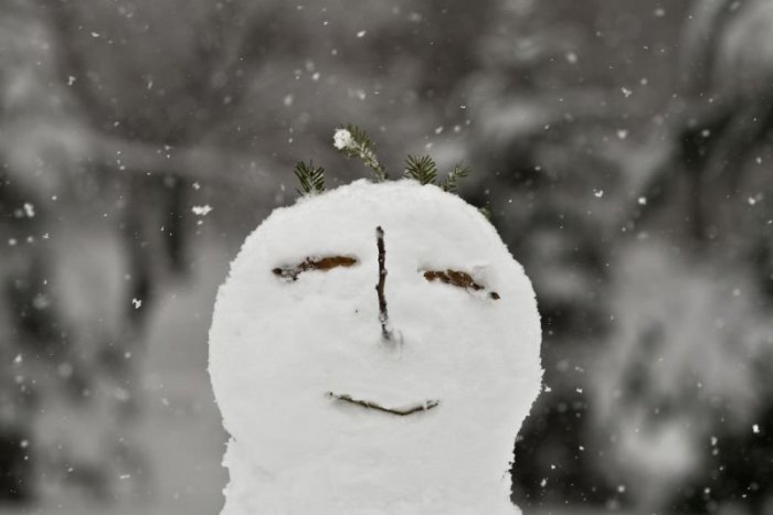 Ilustračný obrázok k článku Zima a mráz vyštípu líca, ale aj zaťažia pokožku. Odborníčka upozorňuje na znamienka