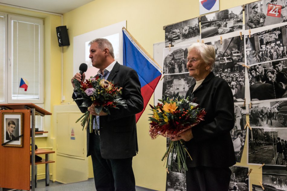 Ilustračný obrázok k článku Oslobodení na neslobodu