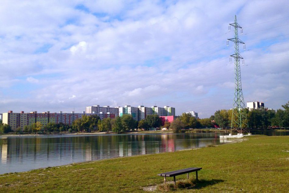 Ilustračný obrázok k článku Elektrické vedenie ponad Draždiak je skôr estetický ako technický problém