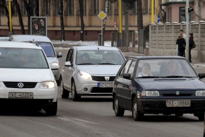 Ilustračný obrázok k článku Šoféri, pozor na zlozvyky. Tie sú základom možného nešťastia